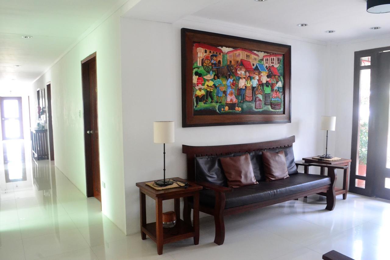 Hotel Lola Natividad Виган Экстерьер фото